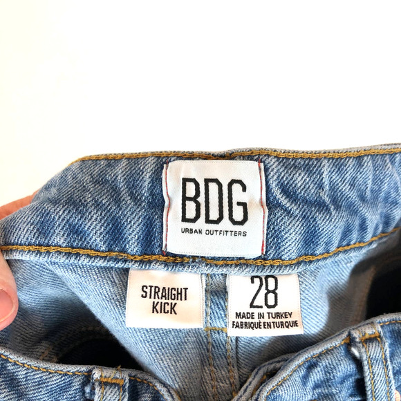 BDG Straight Kick High Rise Distressed Jeans Women's Size 28 - Picture 6 of 9